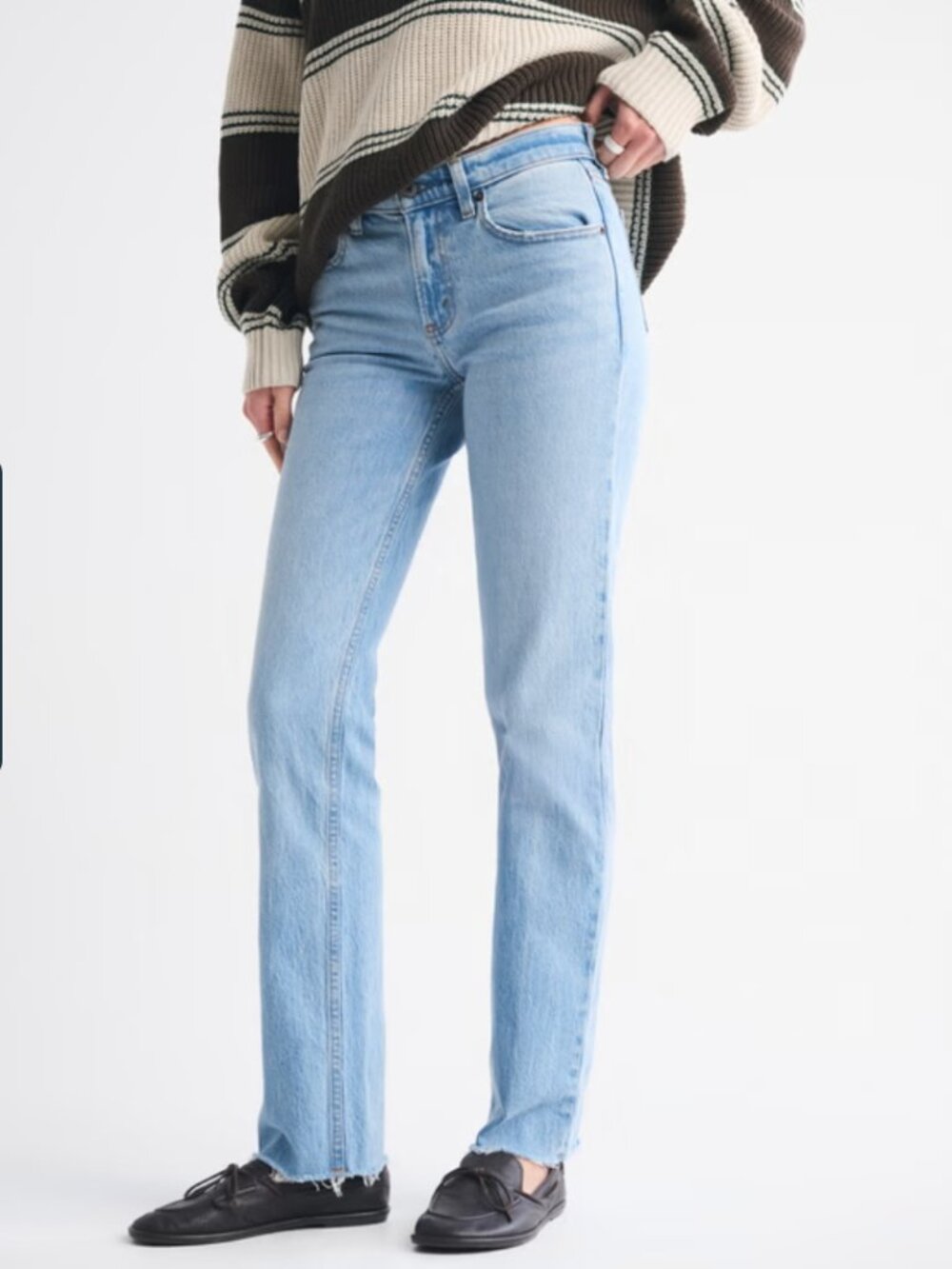 Abercrombie 28L Mid Rise 90s Straight Raw Hem Jean